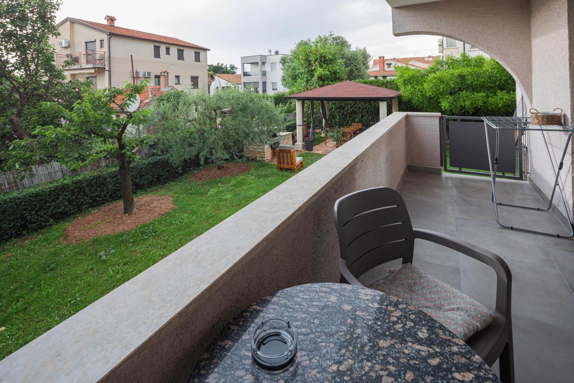 Apartments Bozena Poreč Exterior foto