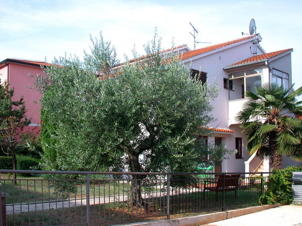 Apartments Bozena Poreč Exterior foto